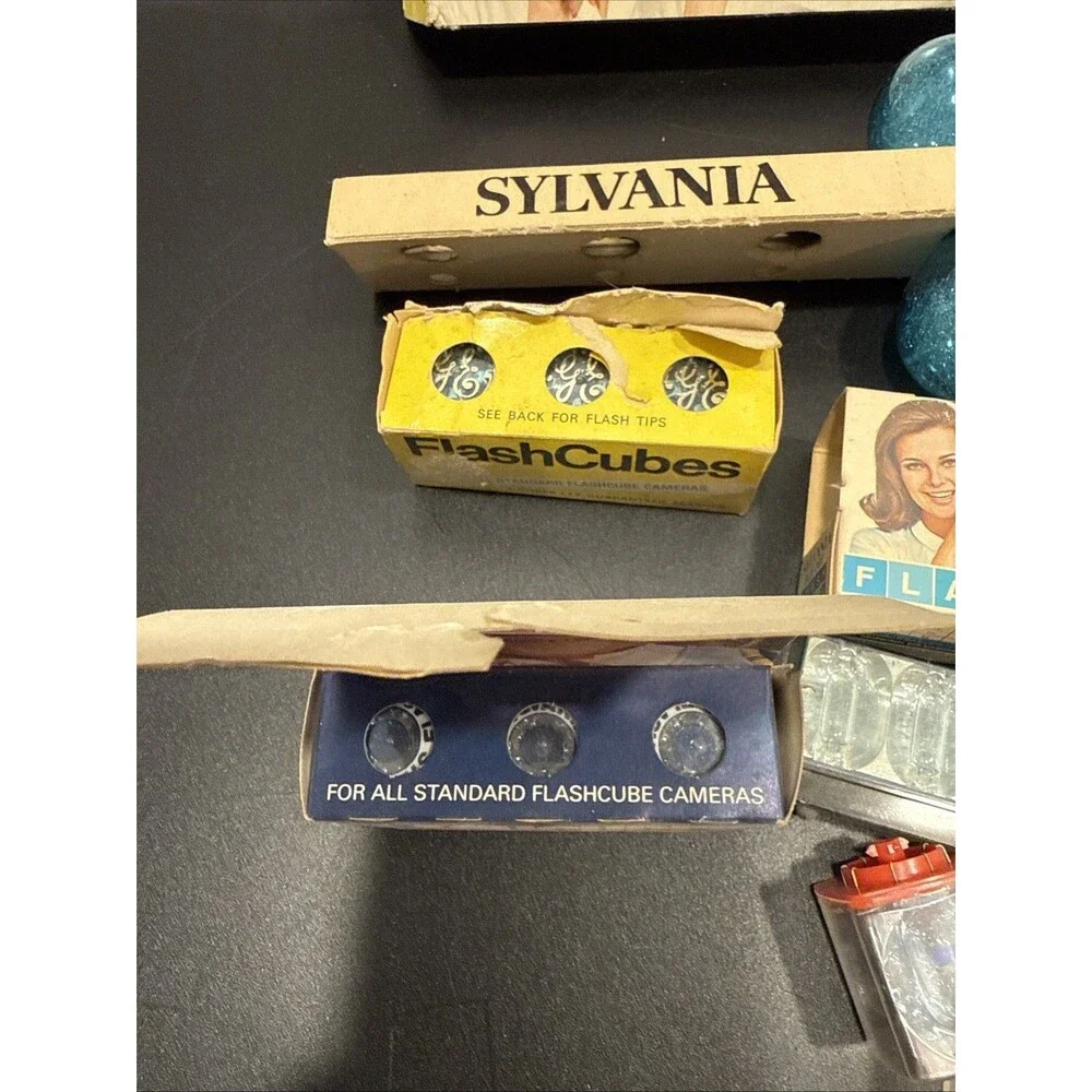 Vintage Sylvania Flashbulbs Flashcubes Blue Dot Bulbs Assorted Mixed Cubes Bar